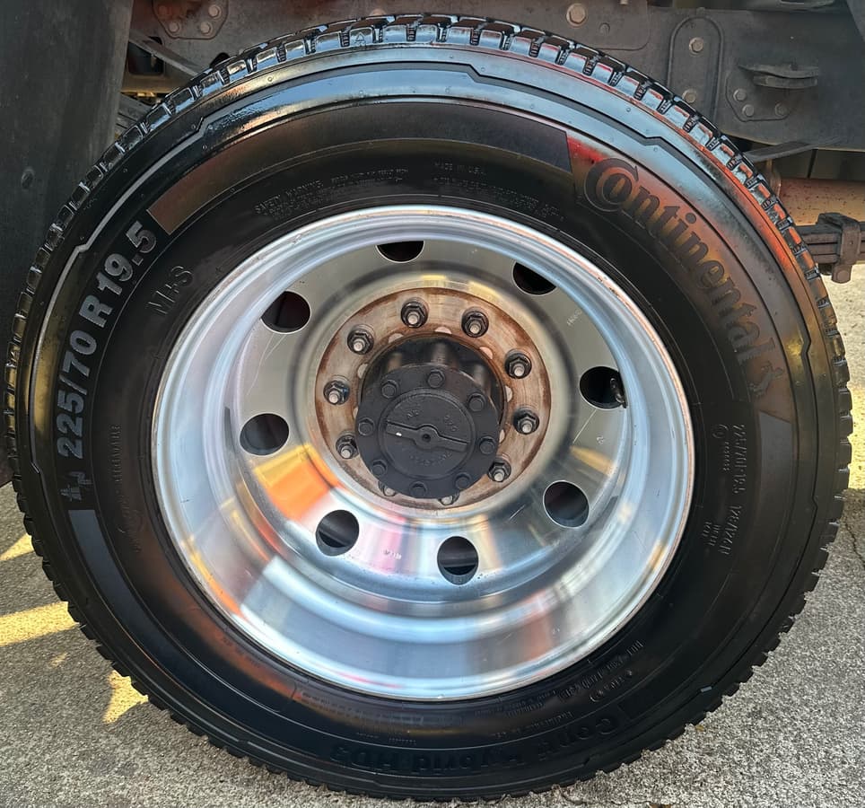 Houston, TX mobile car detailing finish with restored gloss and clean wheels
