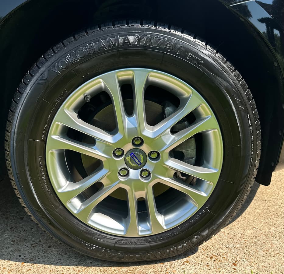 Professional hand wash and paint shine by CarPlay Mobile Detail in Houston